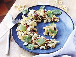 Pâtes aux tomates confites et herbes aromatiques